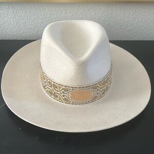 Olive & Pique wide brim hat
